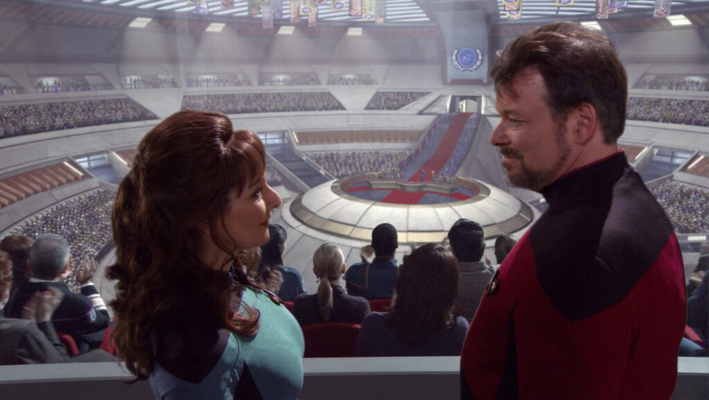Jonathan Frakes Hated How the Finale of the Least Favorite '90s Star Trek Series He Starred in Tricked True Fans 2 Marina Sirtis and Jonathan Frakes in Enterprise