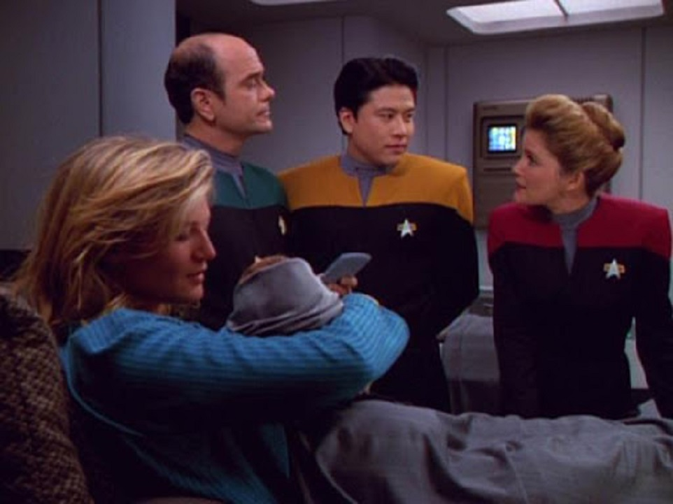 Almost 30 Years Ago, A Star Trek: Voyager Episode Permanently Replaced Harry Kim With a Clone - No One Gave a Damn 12 Star Trek: Voyager Episode Deadlock | Credits: Paramount Television