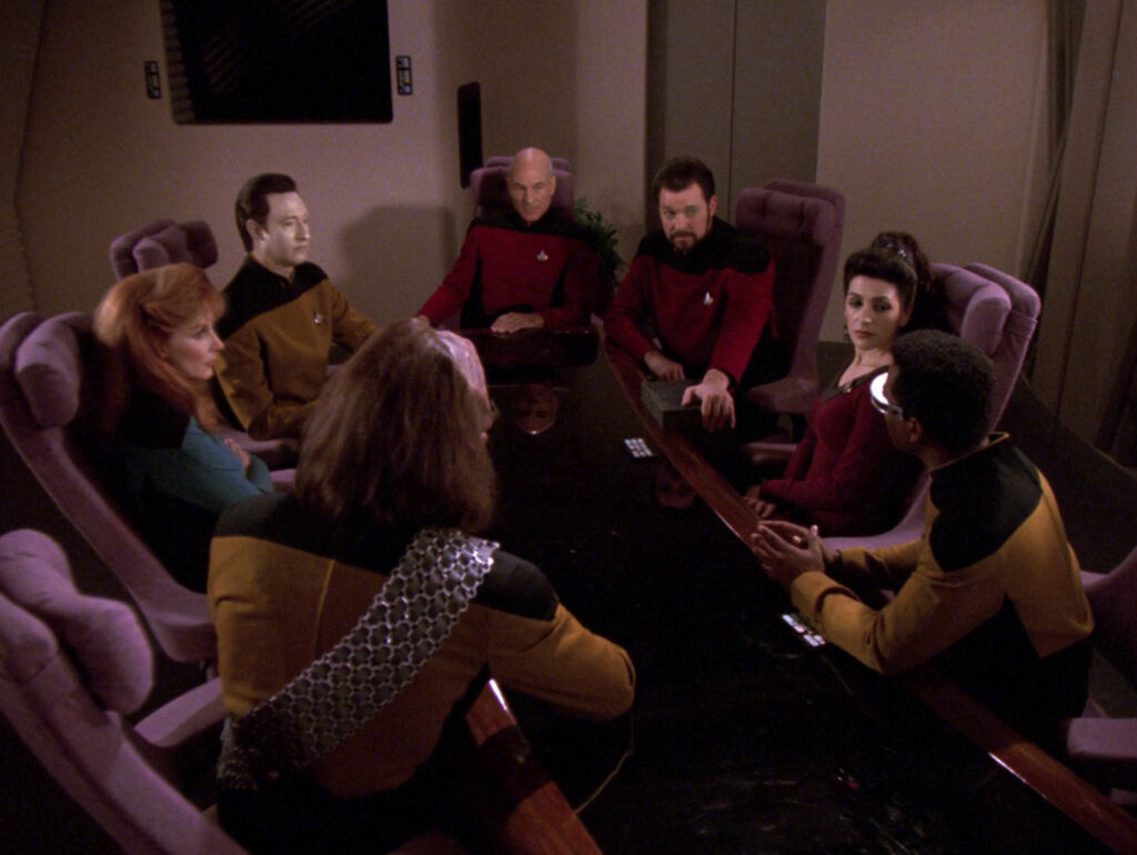 I’ve Given Up on Star Wars After Watching These 10 Star Trek Episodes Directed by 'TNG' Actors 12 The Enterprise crew have a discussion