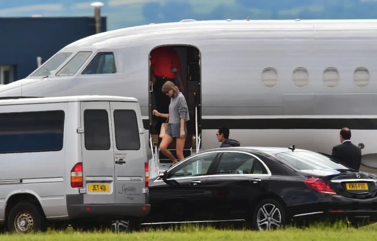 celebs and private plane