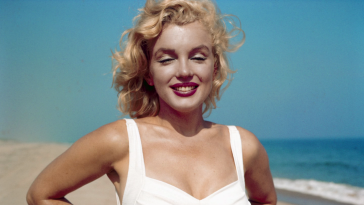 Hollywood's Most Infamous N*de Scene - Marilyn Monroe Intentionally
