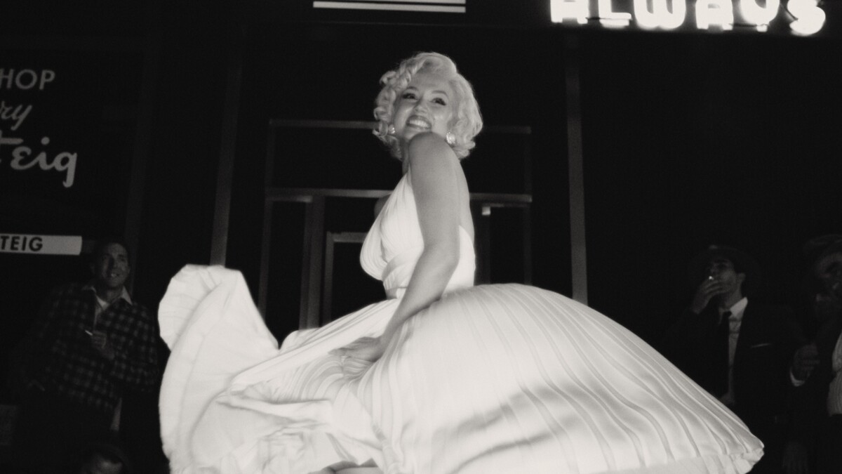 Monroe's iconic pose