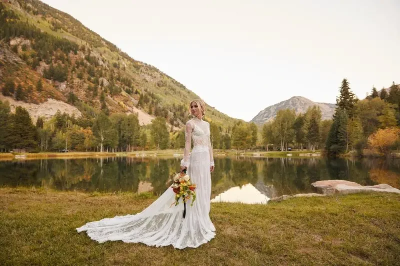 Jennifer Holland in her wedding gown