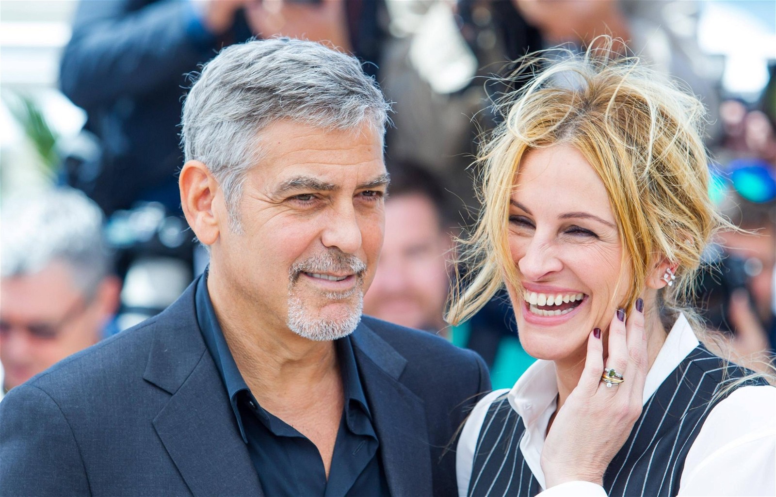 Why George Clooney and Julia Roberts never dated