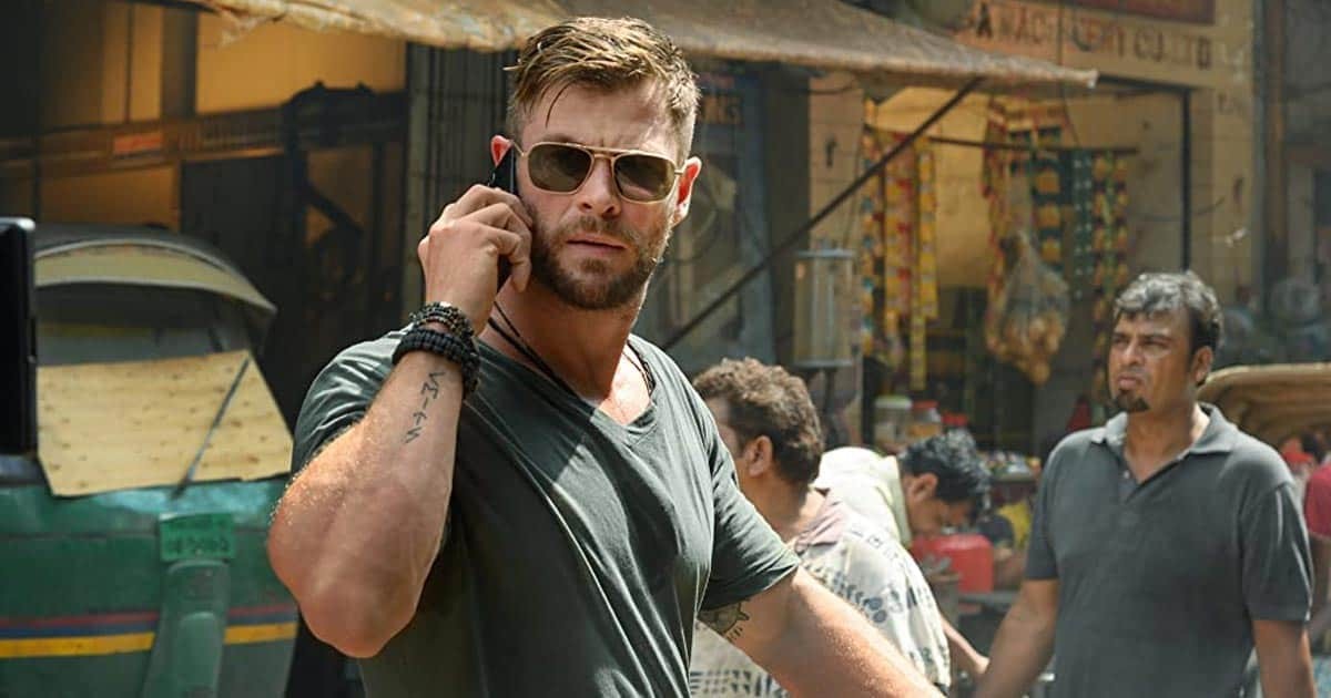 Chris Hemsworth in Extraction.