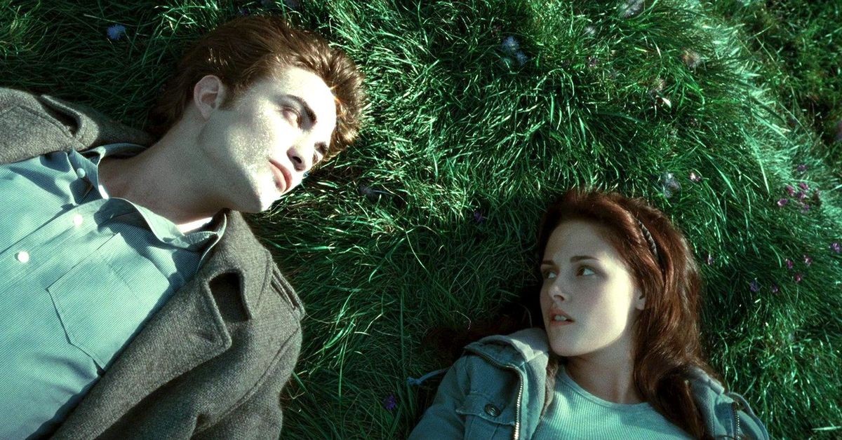 Robert Pattinson and Kristen Stewart in Twilight (2008)