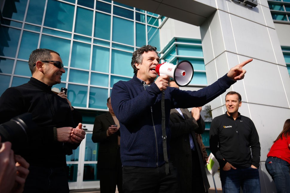 Mark Ruffalo speaks out against fossil fuel companies