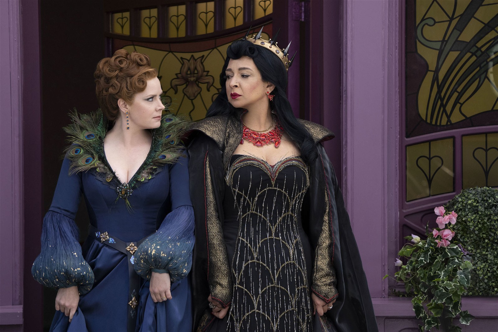 (L-R): Amy Adams as Giselle and Maya Rudolph as Malvina Monroe in Disney's live-action DISENCHANTED, exclusively on Disney+. Photo by Jonathan Hession. © 2022 Disney Enterprises, Inc. All Rights Reserved.