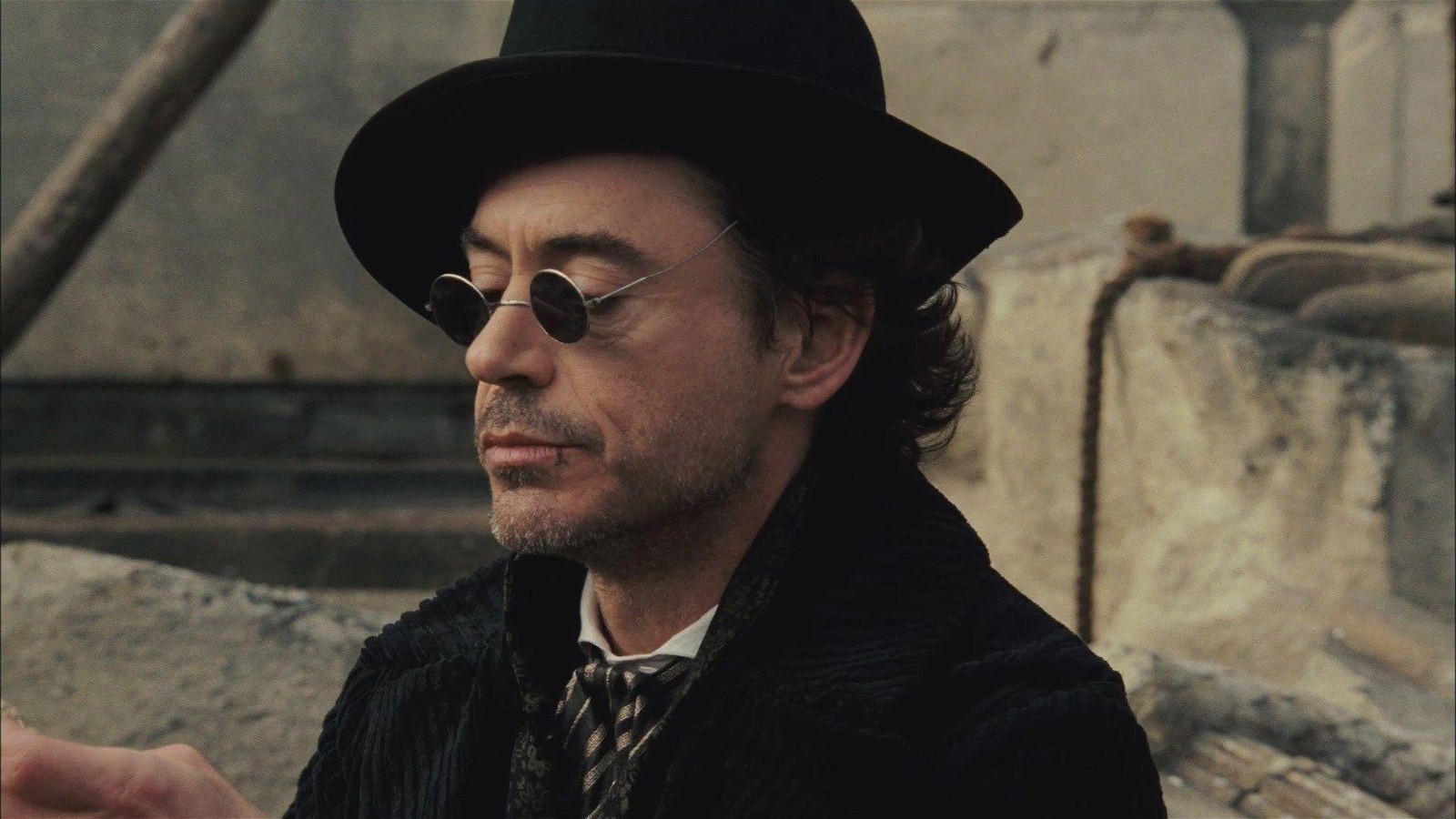 Robert Downey Jr. in Sherlock Holmes (2009).