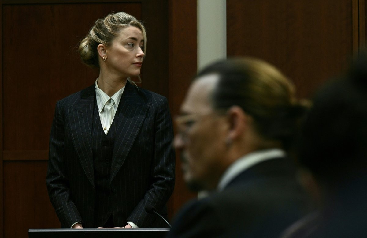 Amber Heard leaves stand after cross-examination