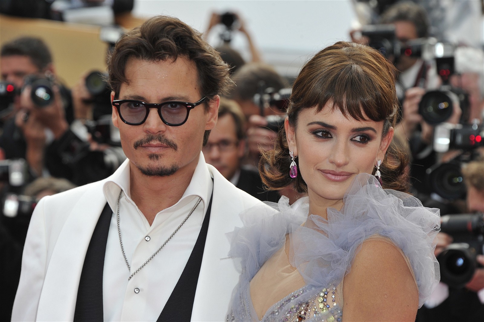 Johnny Depp and Penelope Cruz at the premiere of Pirates of the Caribbean: On Stranger Tides