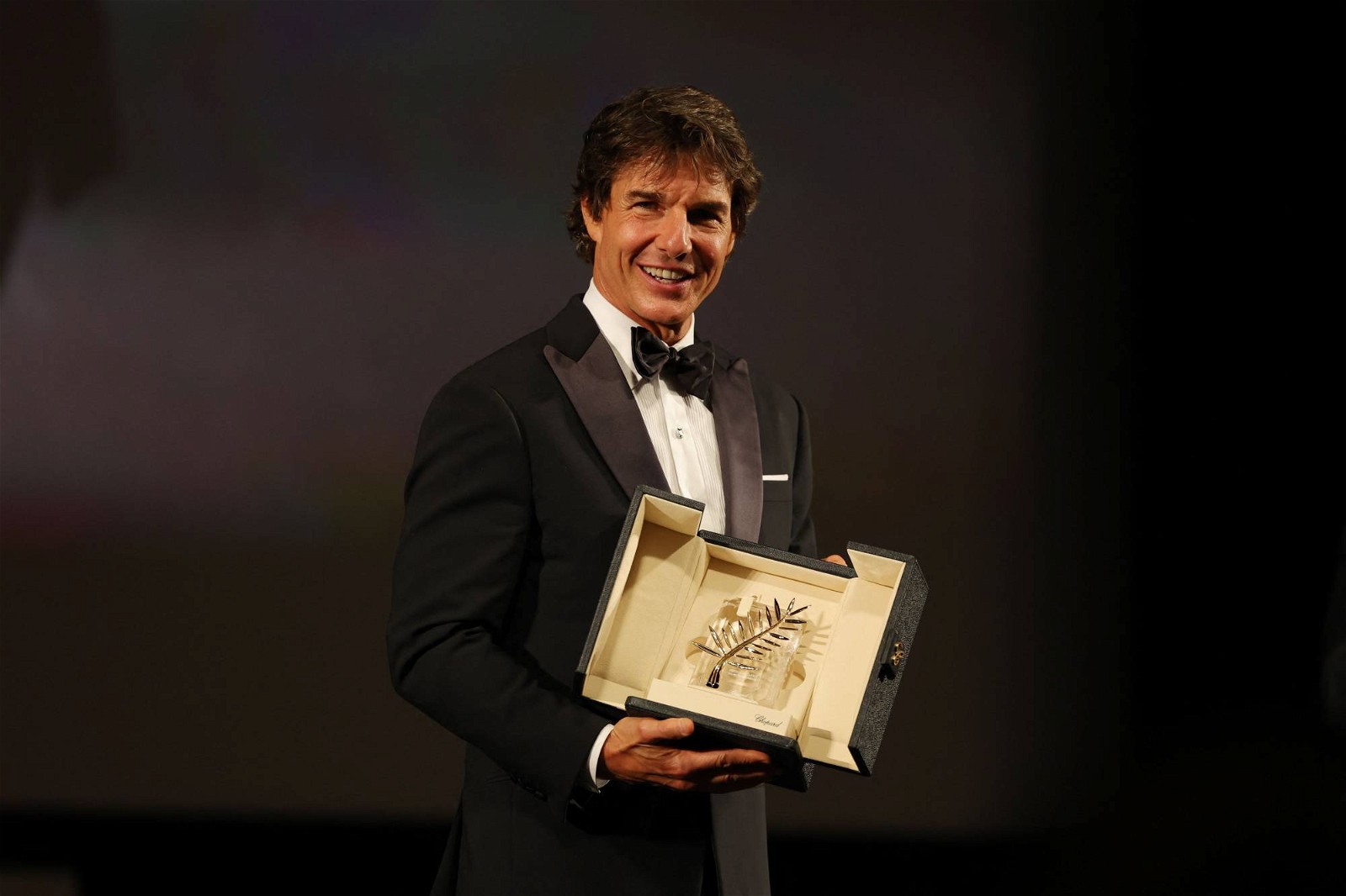 Tom Cruise receives the honorary Palme d'Or at Cannes '22