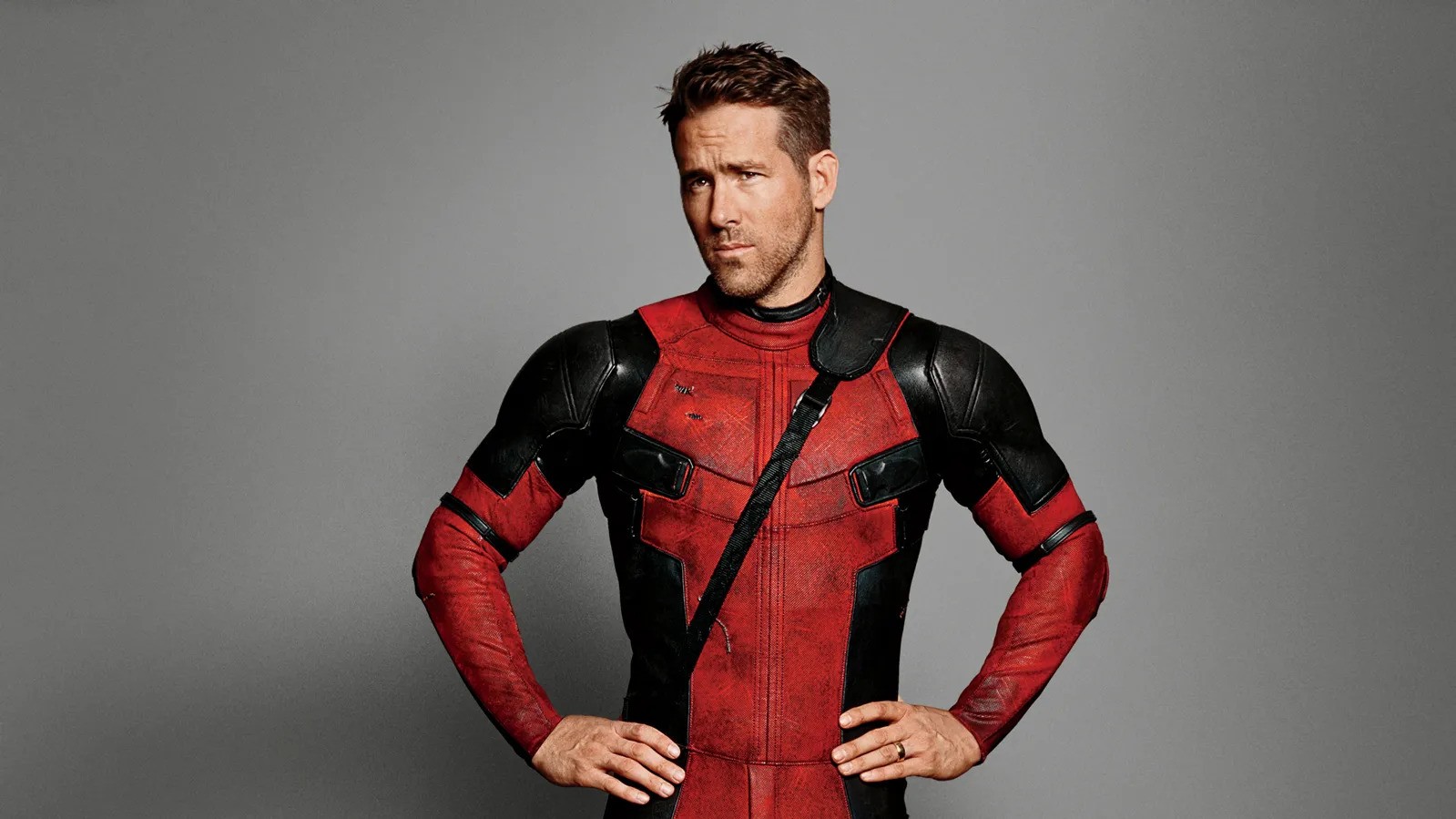Ryan Reynolds in Deadpool suit