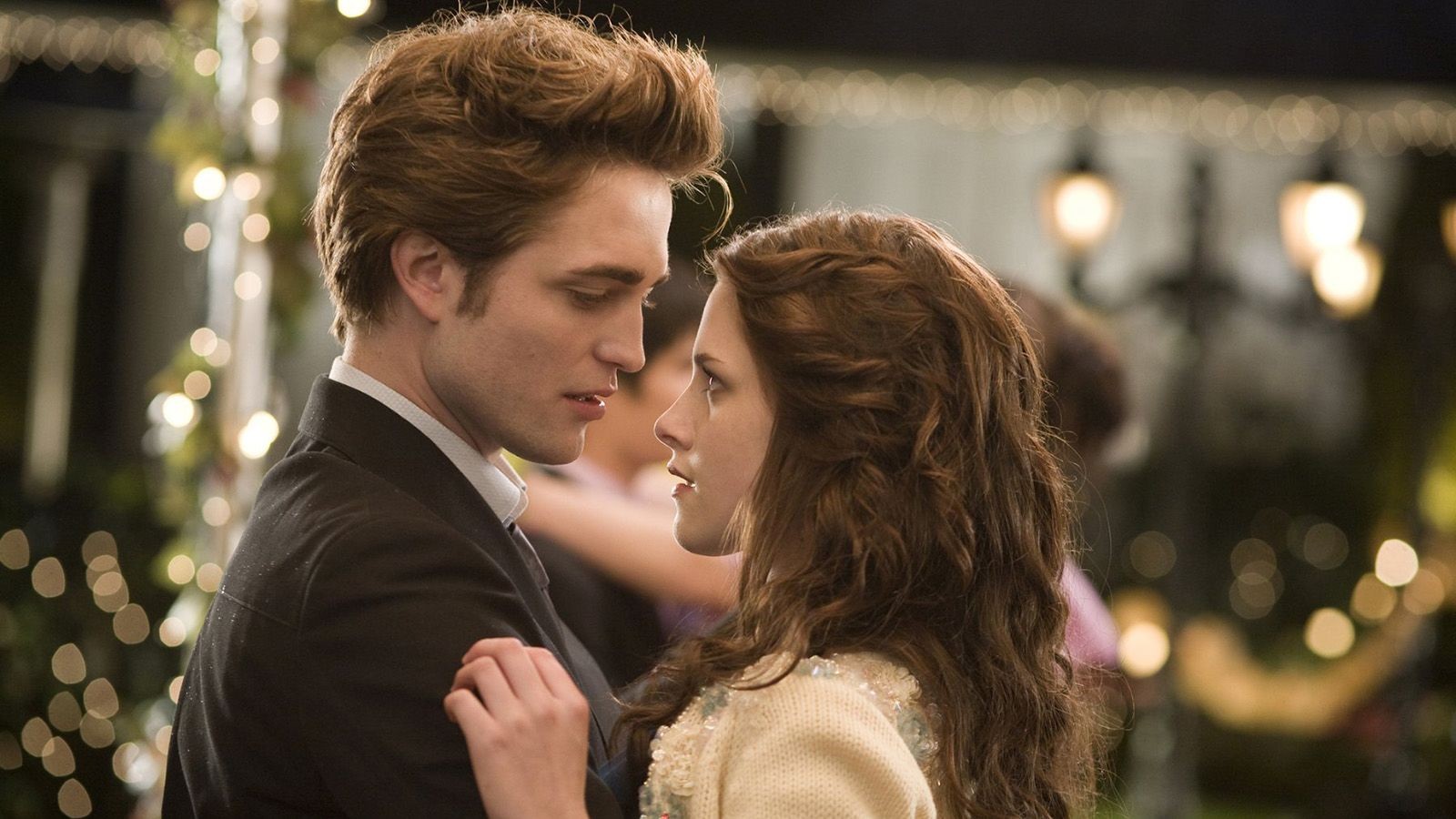 Robert Pattinson was romantically involved with Kristen Stewart before controversies blew up.