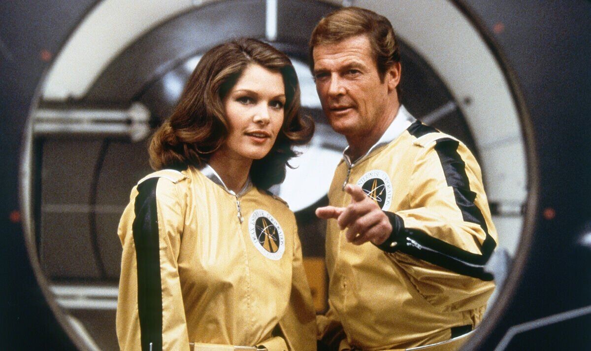 Roger Moore and Lois Chiles stayed friends after the movie.