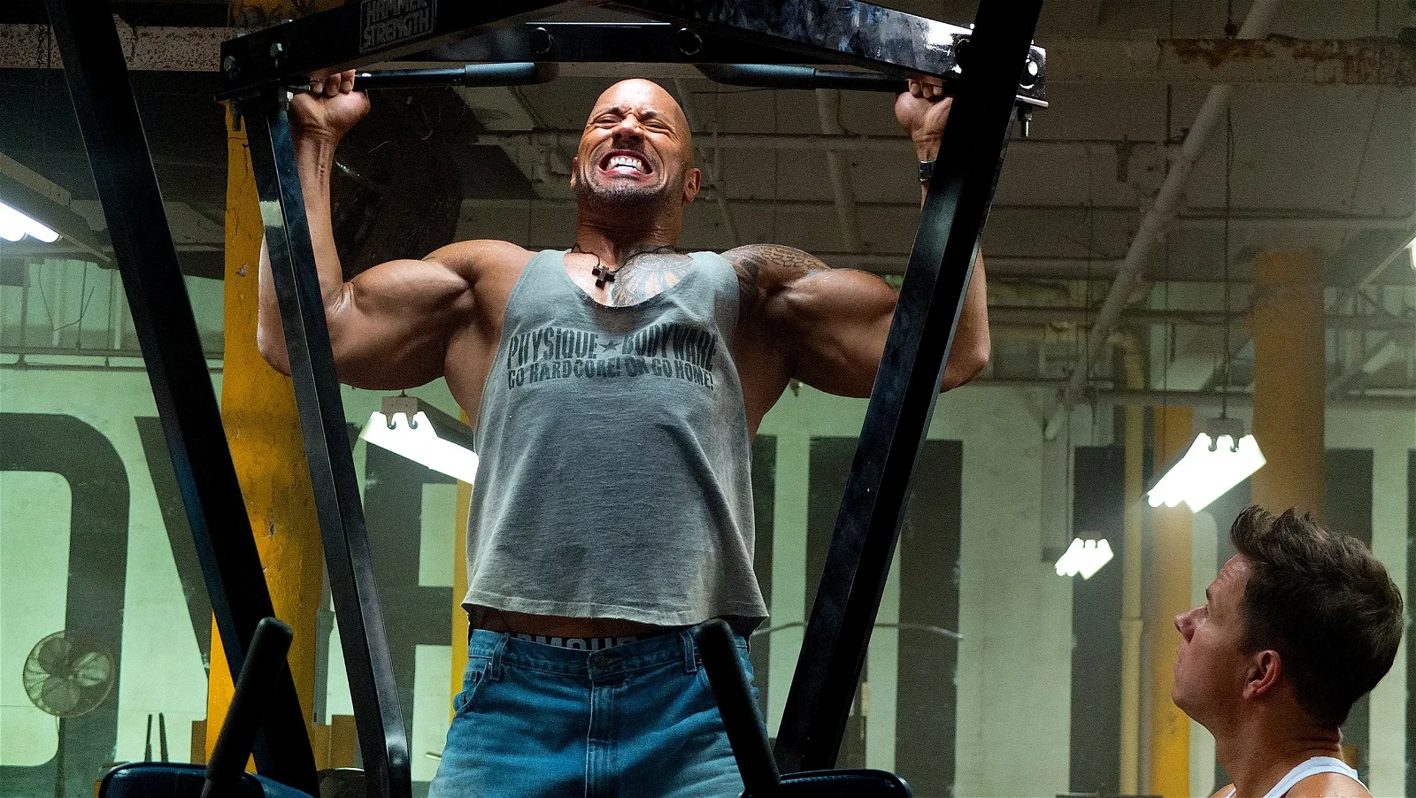 Dwayne Johnson and Mark Wahlberg in Pain & Gain (2013).