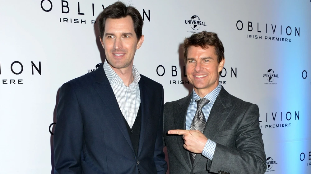Joseph Kosinski with Tom Cruise