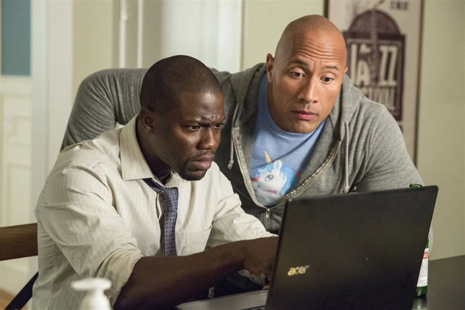  Dwayne Johnson and Kevin Hart in Central Inteligence