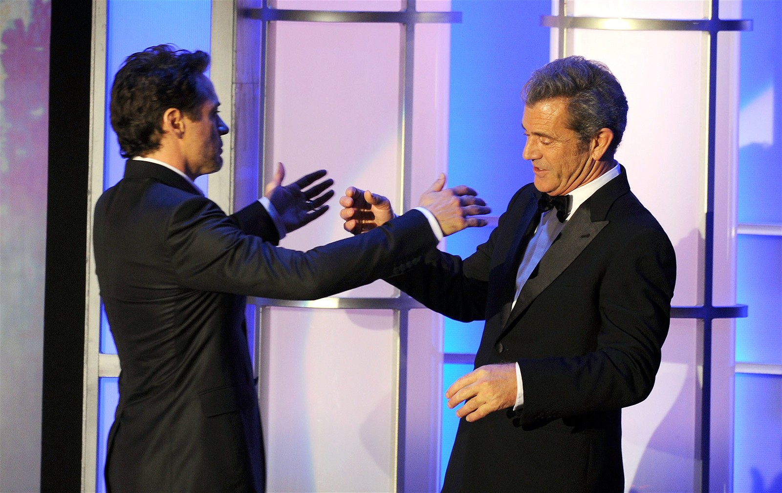 Robert Downey Jr. asks forgiveness for Mel Gibson 