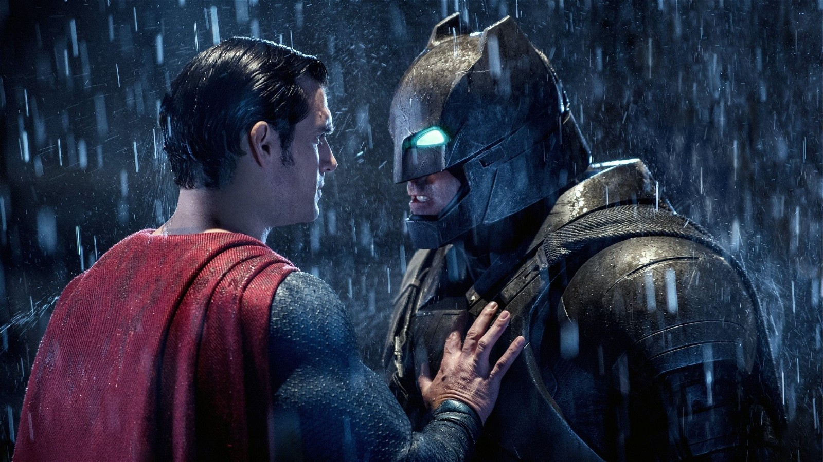 Henry Cavill as Superman and Ben Affleck as Batman in Batman V Superman: Dawn of Justice (2016).