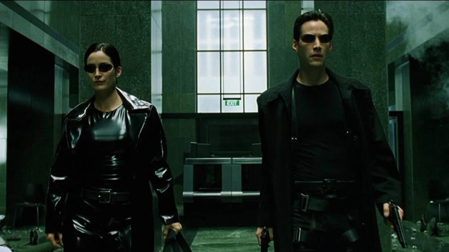 Keanu Reeves and Carrie-Anne Moss in The Matrix