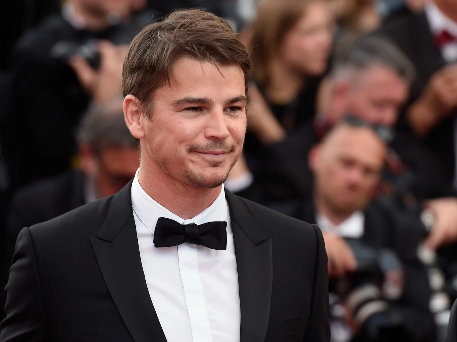 Pascal is perfect, but ain't Josh Hartnett (from Oppenheimer) Joel's first  game model brought to life? : r/Fancast