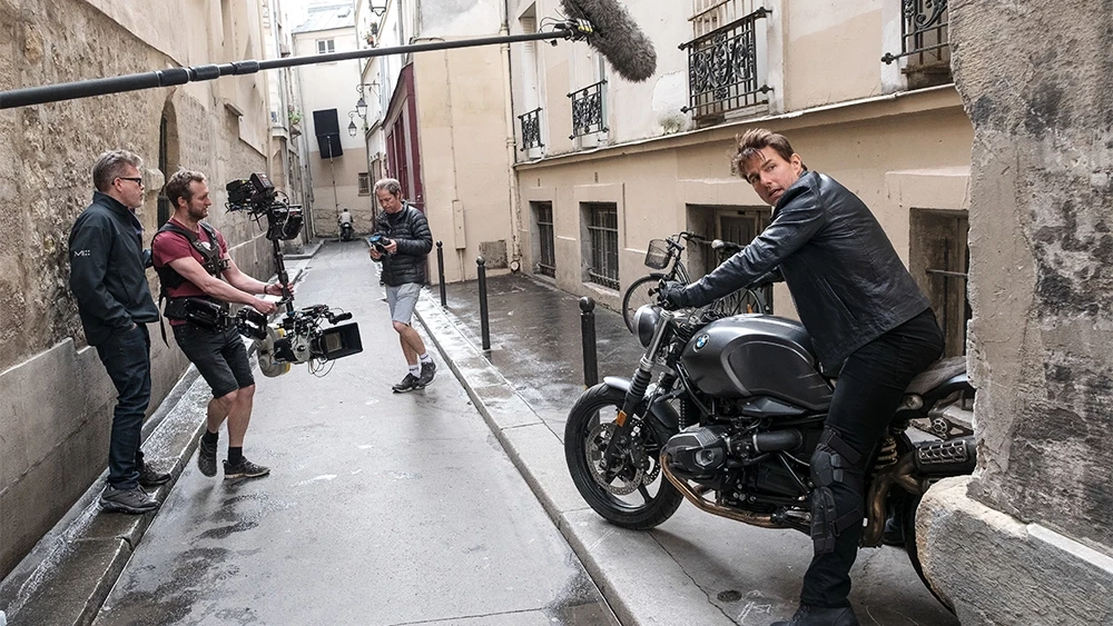Tom Crusie in a behind-the-scenes still from Mission: Impossible: Fallout