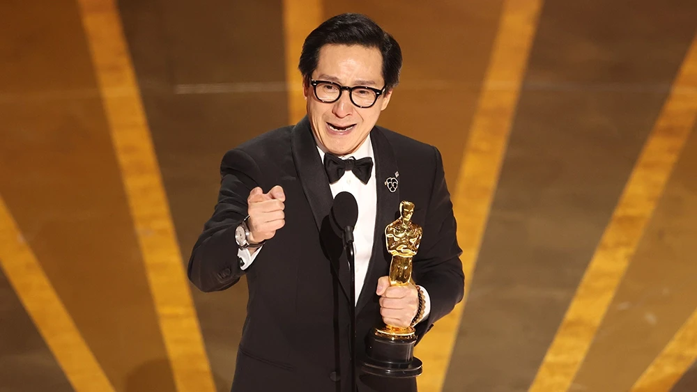 Ke Huy Quan winning his Oscar for Best Supporting Actor