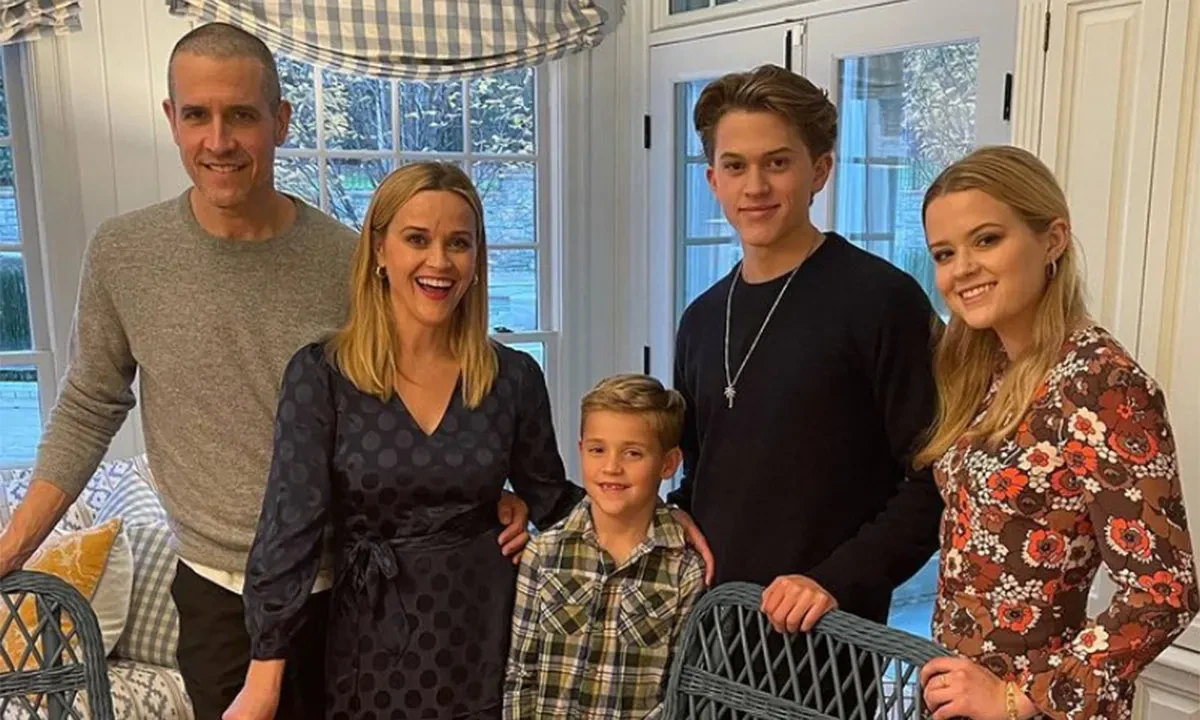 Reese Witherspoon and her family