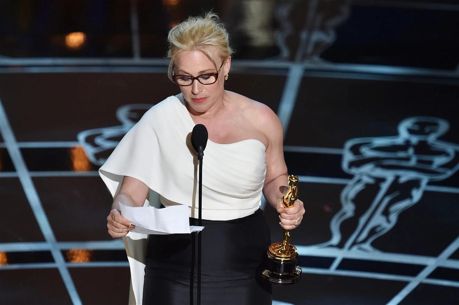 Patricia Arquette wins Best Supporting Actress in 2015