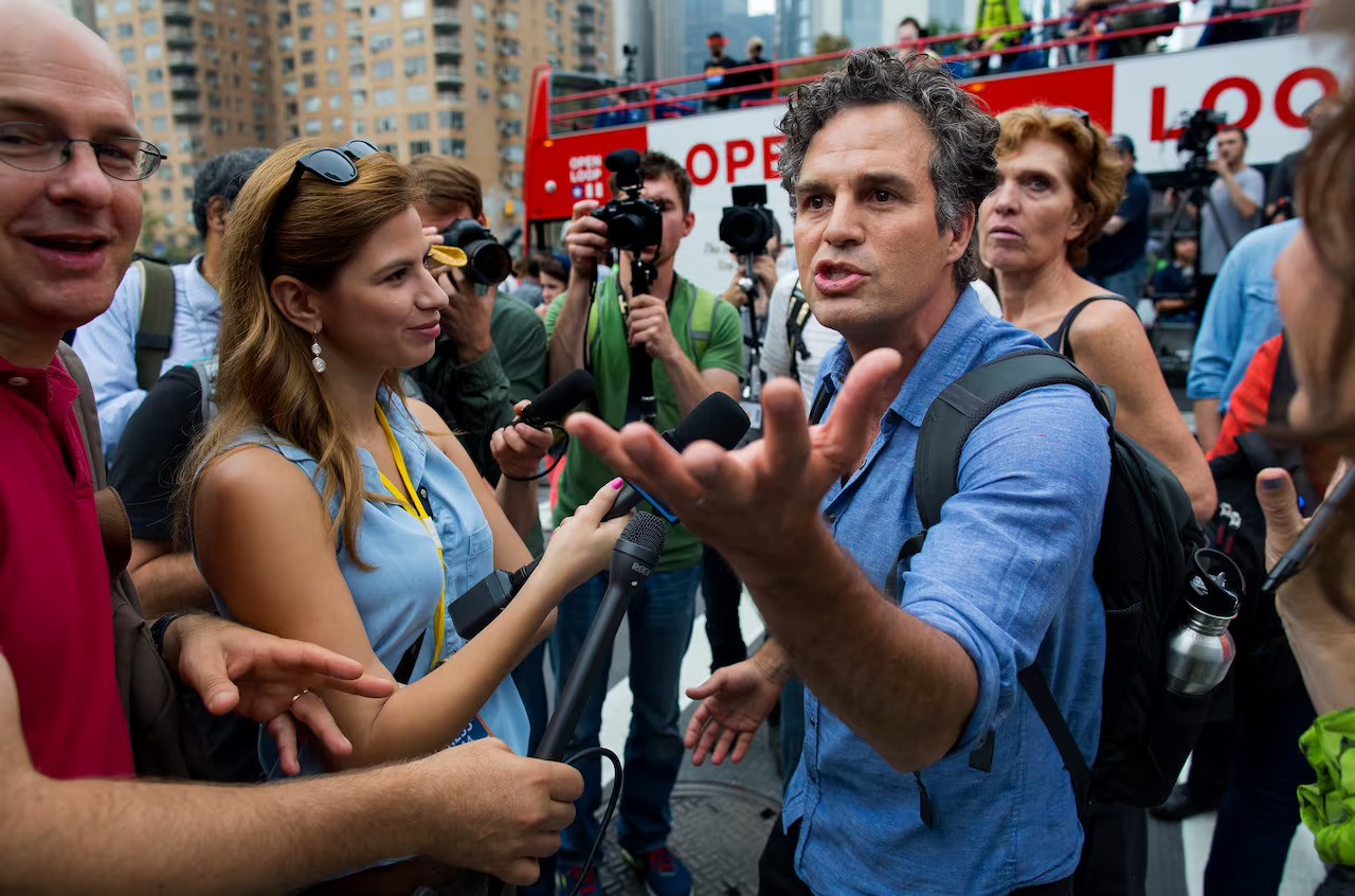 Mark Ruffalo joins the climate march, calls an end to fracking