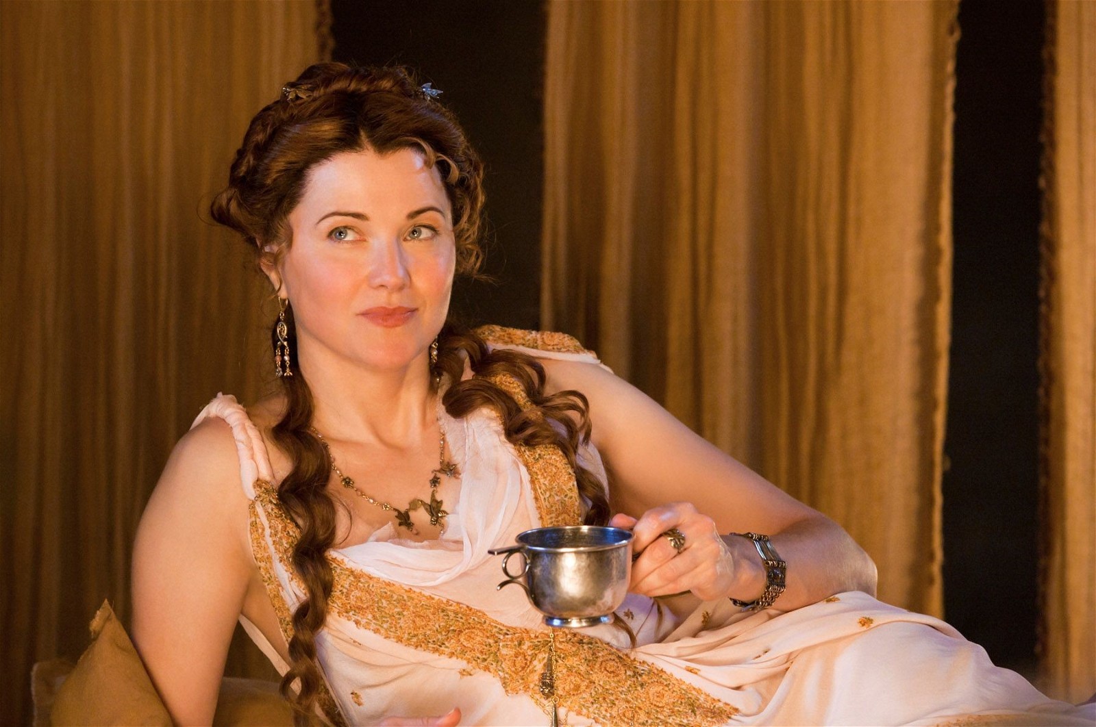Lucy Lawless 