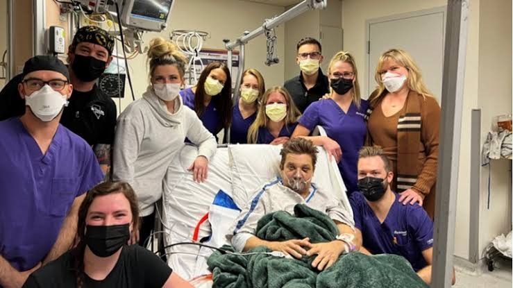 Jeremy Renner with his hospital staff after the accident