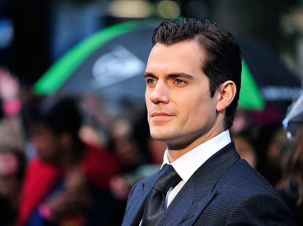Henry Cavill is at the forefront in the race to play the next James Bond