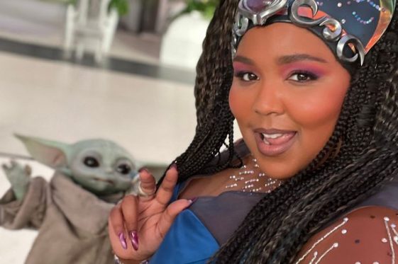 Im Royalty 40m Rich Lizzo Brands Herself A Disney Princess