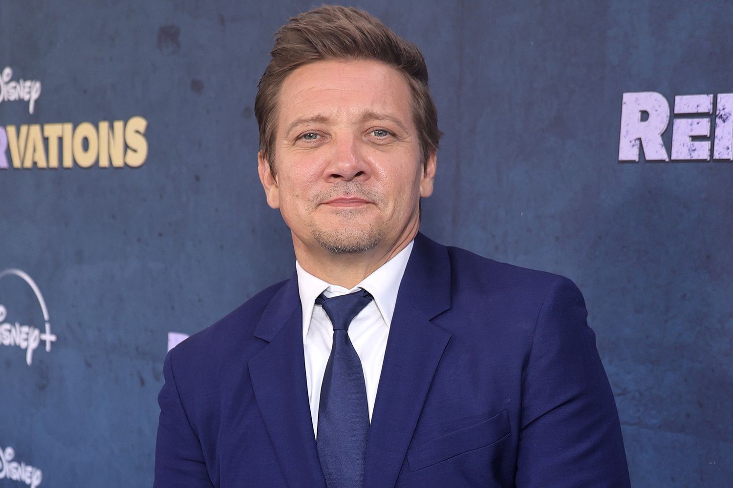 Jeremy Renner makes first public appearanc since accident