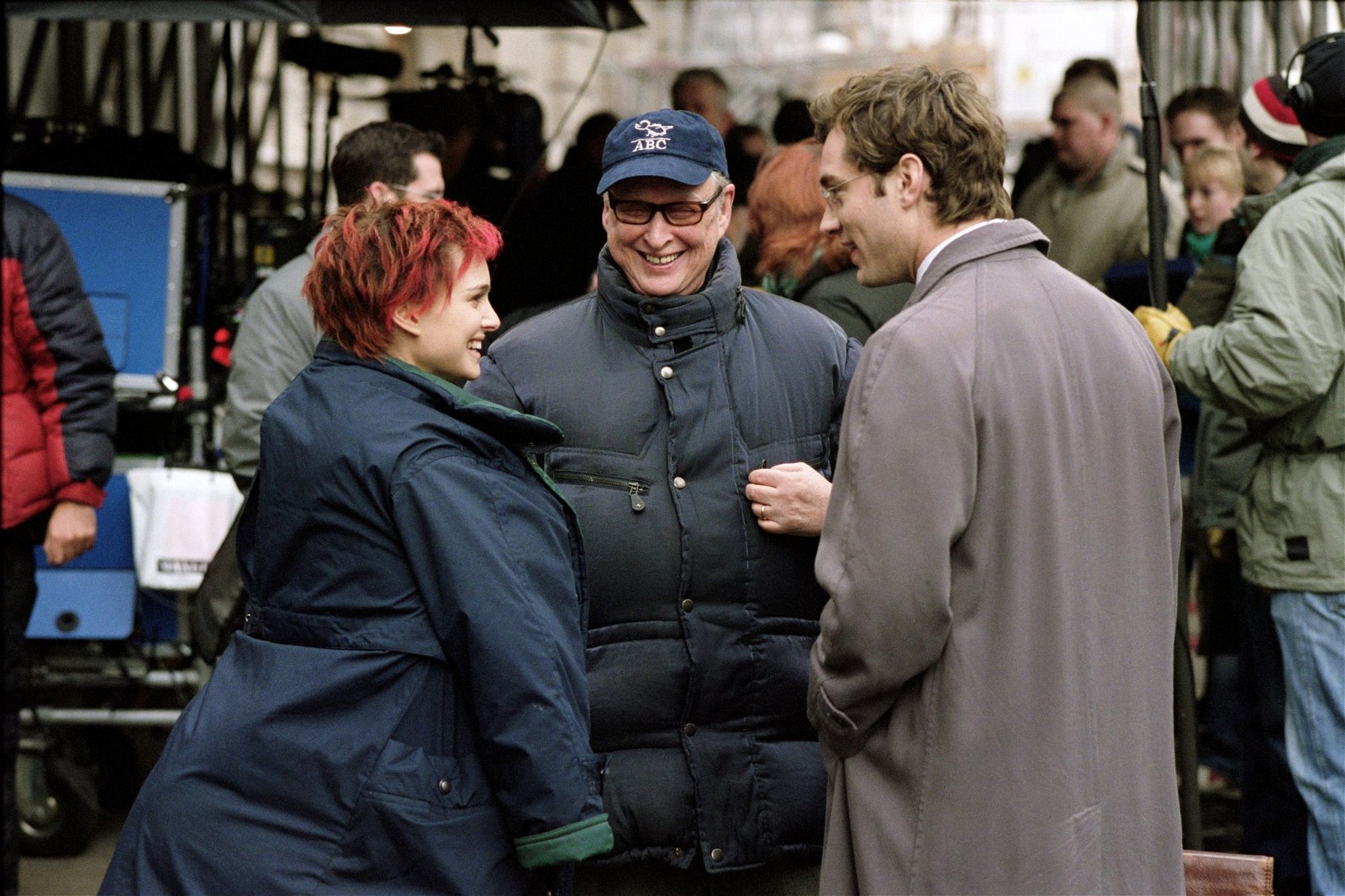 Mike Nichols on set with Natalie Portman and Jude Law