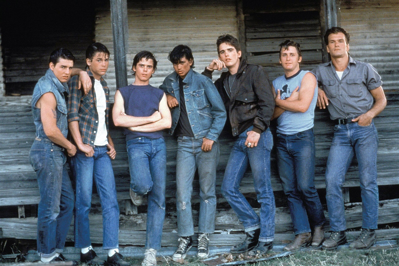 The main cast of The Outsiders 