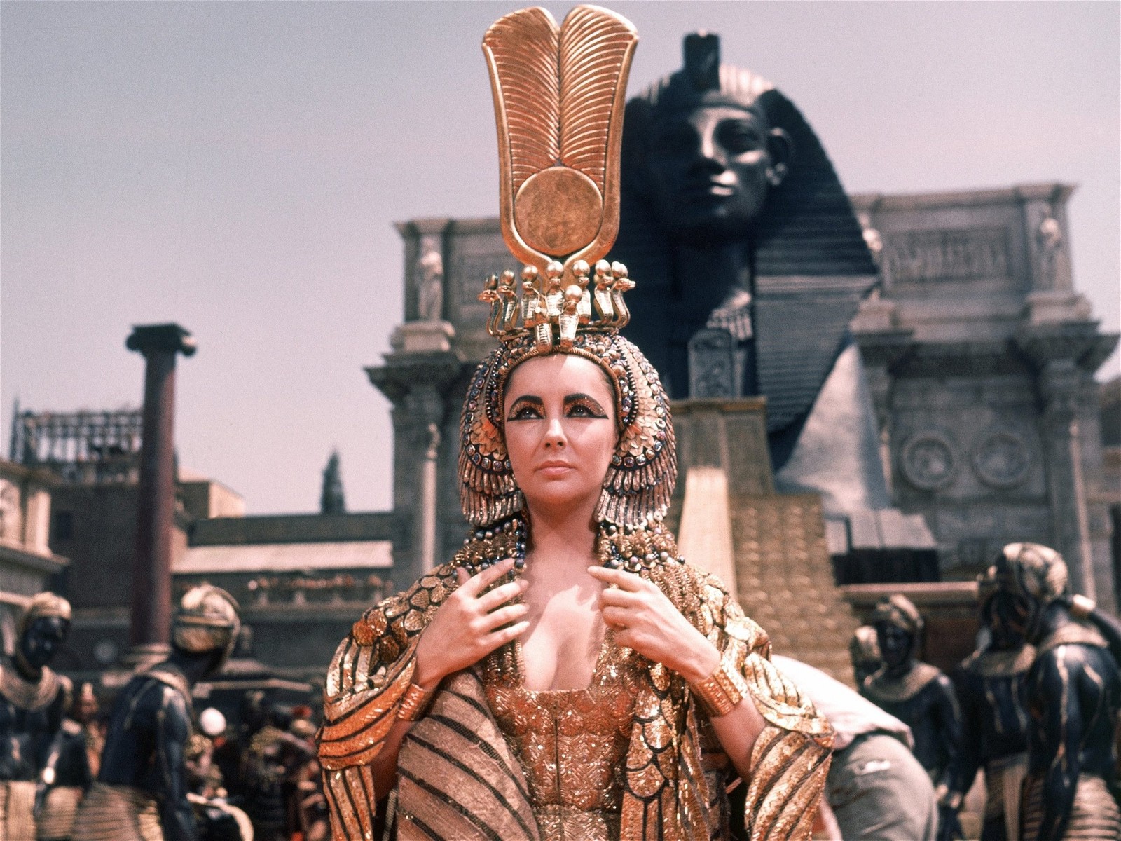 Elizabeth Taylor portrays Cleopatra in celebrated Hollywood film