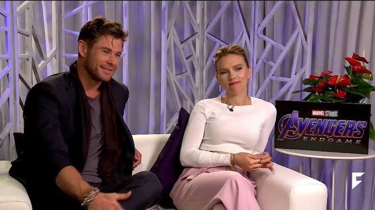 Scarlett Johansson and Chris Hemsworth