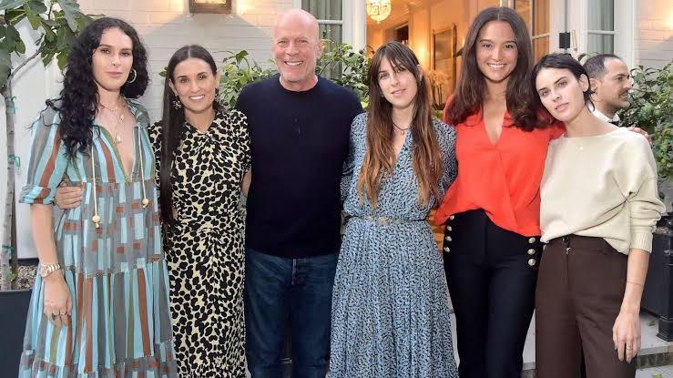 Demi Moore, Bruce Willis, Emma Heming and their family