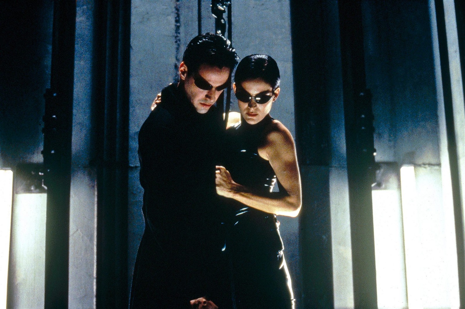 Keanu Reeves and Carrie Anne Moss in The Matrix
