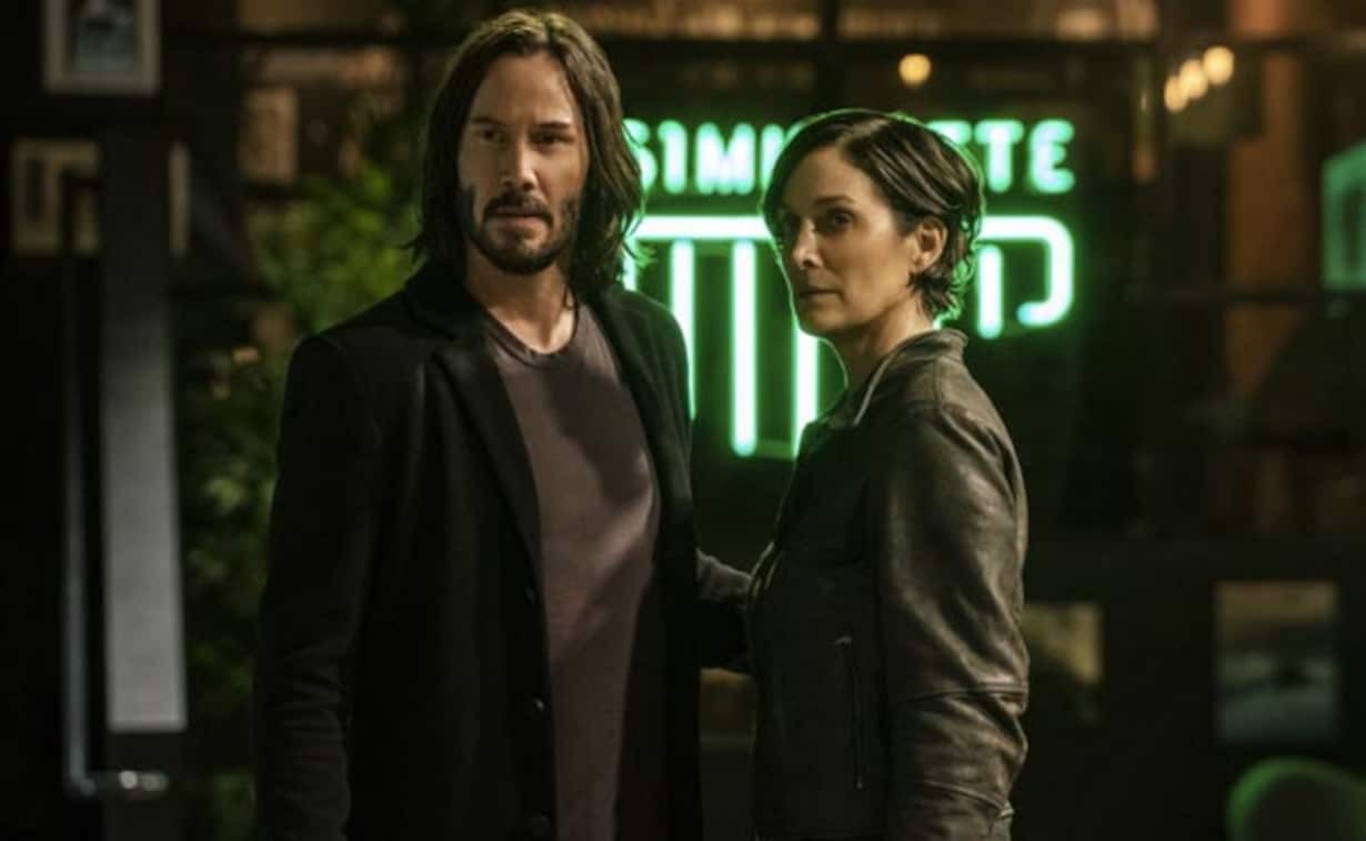 Carie-Anne Moss and Keanu Reeves in The Matrix Ressurections (2021)