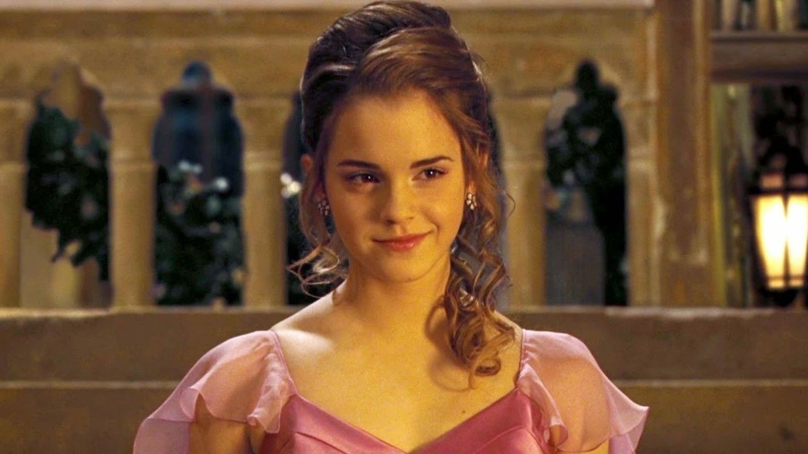 Emma Watson's off-screen rumors with Robert Pattinson