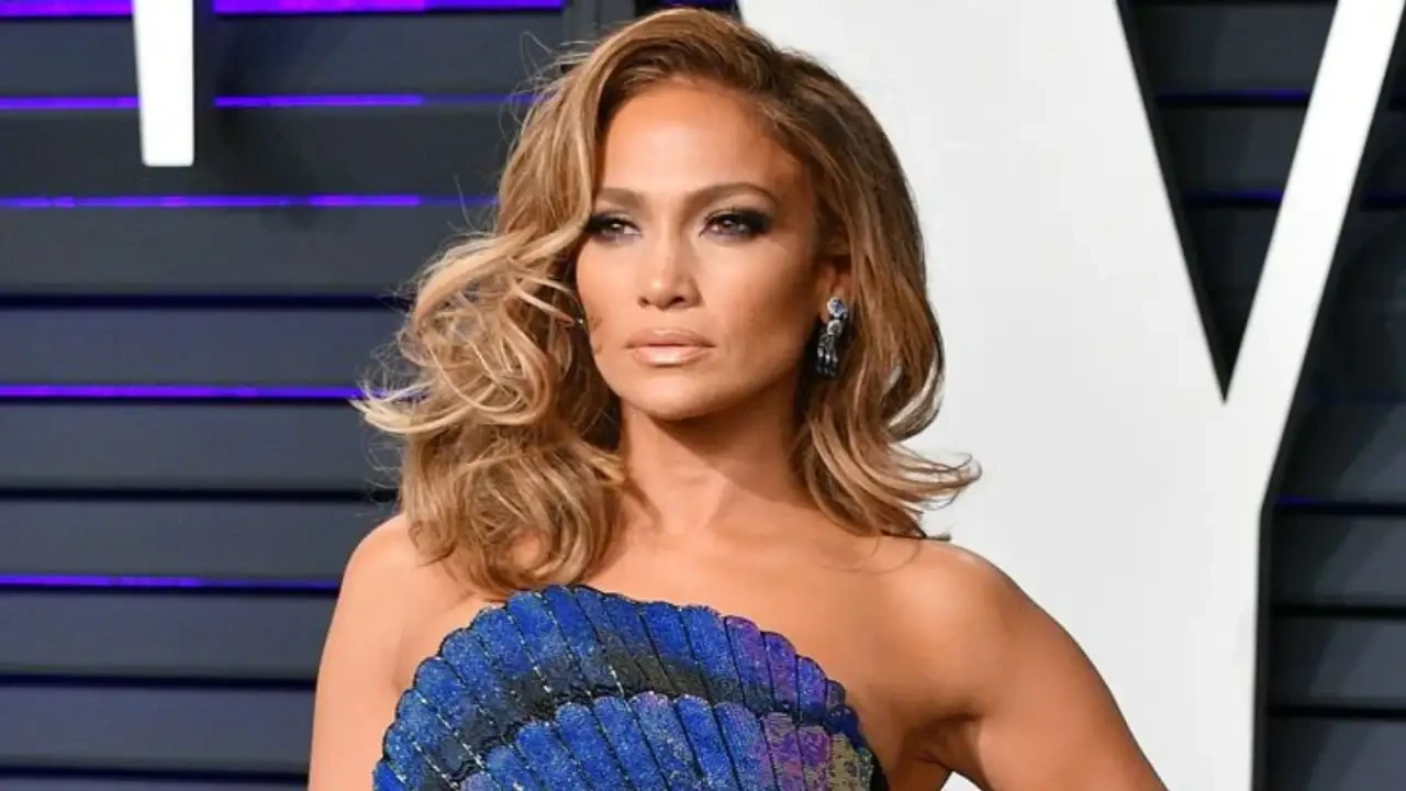 Jennifer Lopez gets asked bizarre question about her appearance