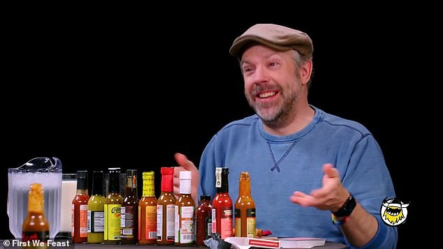 Jason Sudeikis in Hot Ones 