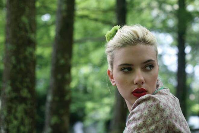 Scarlett Johansson collaborated with David Bowie 
