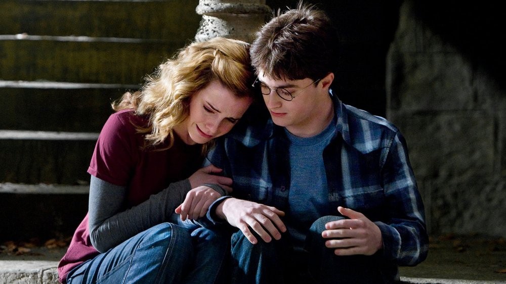 Daniel Radcliffe and Emma Watson in a still from Harry Potter and The Half-Blood Prince