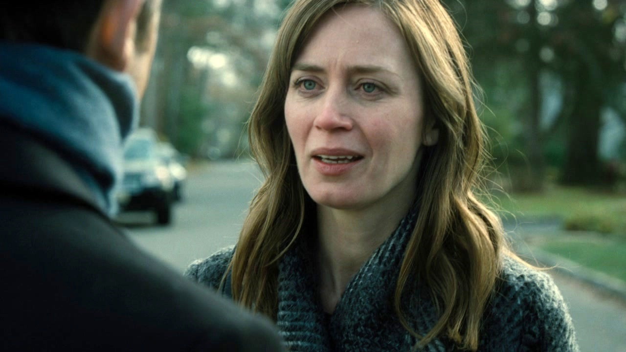 Emily Blunt as Rachel Watson in The Girl on the Train 