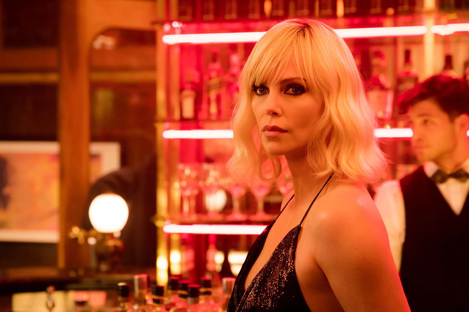 “She could clearly do 20 moves in row”: Watch Out Tom Cruise, Charlize Theron’s Atomic Blonde Scene Deserves its Own Hall of Fame